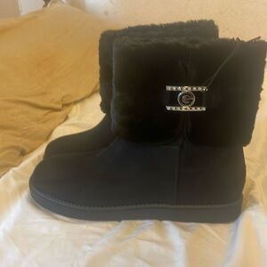 desk black UGGs